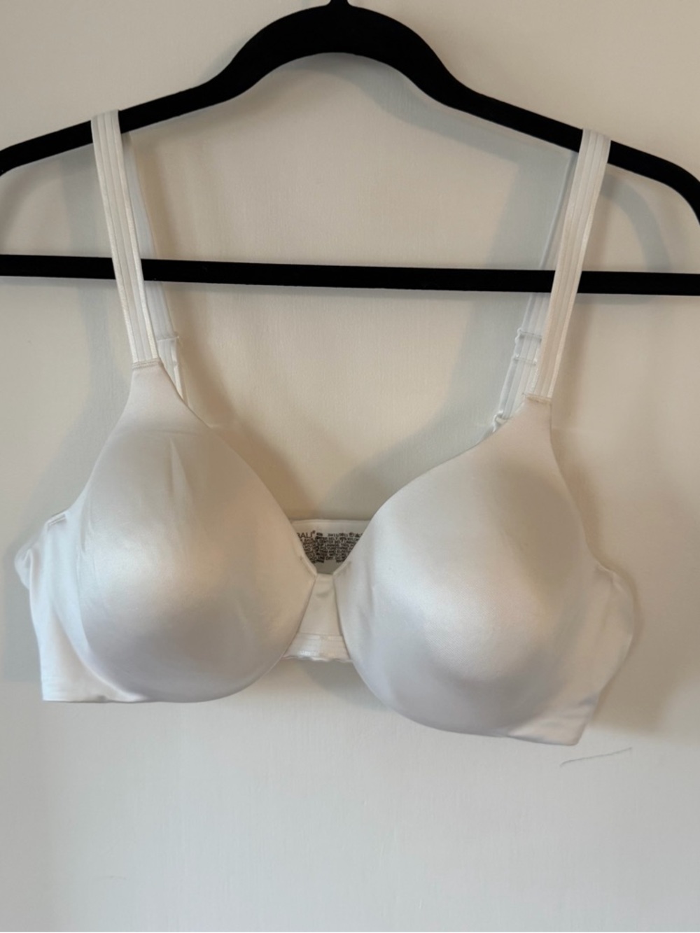 Bali Women’s Seamless T-Shirt Bra - White Size 40B